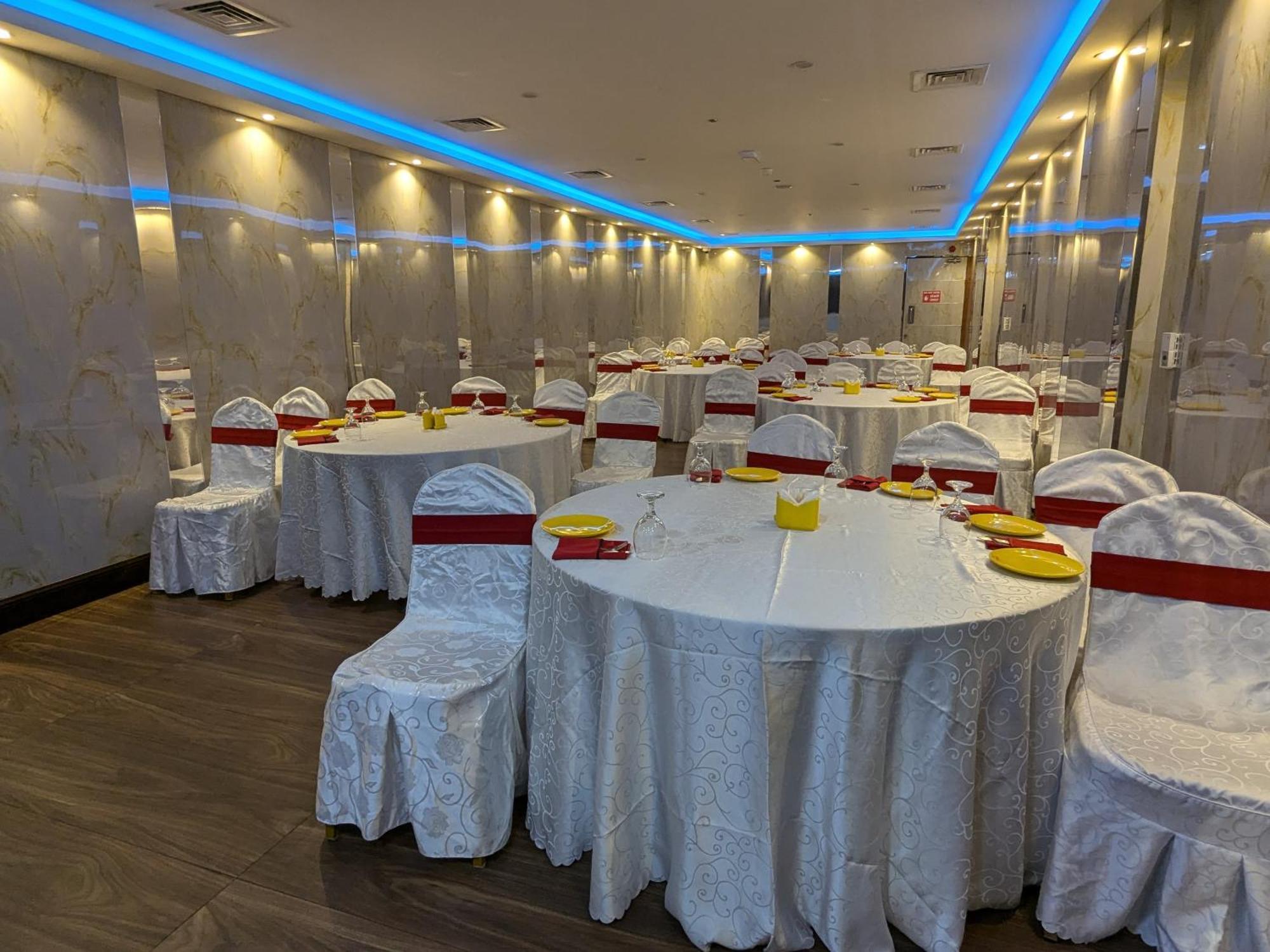 Fortune Atrium Hotel Dubai Exteriör bild